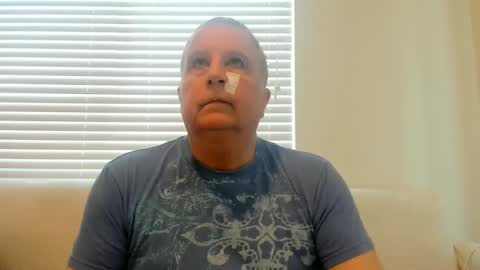 Snapshot of e_rectiom chatting on 11-19-25, 10:21 Mr Wonderful online show from 11-19-25, 10:21