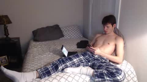 Snapshot of ealexk chatting on 01-09-25, 02:11 Alex online show from 01-09-25, 02:11