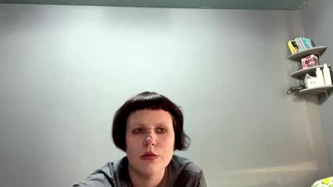 Snapshot of earthascritchfield chatting on 05-06-26, 04:01 Rina online show from 05-06-26, 04:01