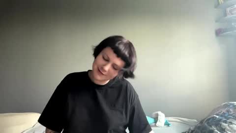 Snapshot of earthascritchfield chatting on 05-30-26, 02:25 Rina online show from 05-30-26, 02:25