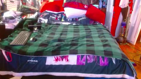 Snapshot of eastbayboy57 chatting on 11-05-25, 05:24 eastbayboy57 online show from 11-05-25, 05:24