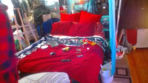 Snapshot of eastbayboy57 chatting on 12-15-25, 12:20 eastbayboy57 online show from 12-15-25, 12:20