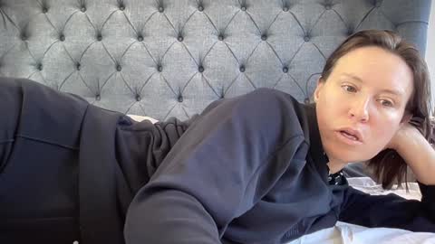 Nadia Ferreira  online show from 09-22-25, 12:07