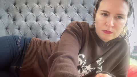 Nadia Ferreira  online show from 01-19-26, 10:08