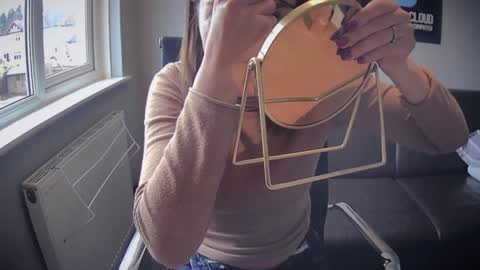 Nadia Ferreira  online show from 02-20-26, 09:21