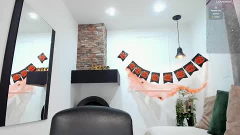 Snapshot of ebbafernandez1_ chatting on 10-31-25, 12:17 online show from 10-31-25, 12:17