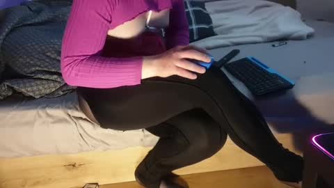 shy yoong cross online show from 02-23-25, 02:18