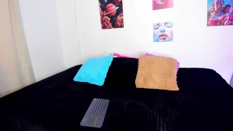 ebony_cute9 online show from 11-19-25, 07:14