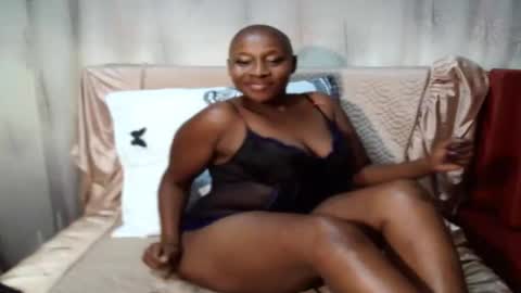 ebony_hotchocolate online show from 05-27-26, 06:32
