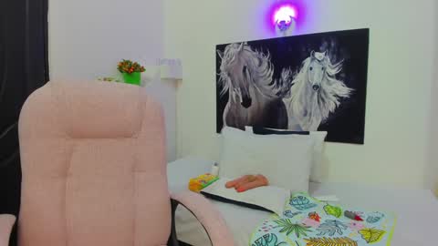 Snapshot of ebony_katterin chatting on 12-26-24, 07:27 ebony_katterin online show from 12-26-24, 07:27