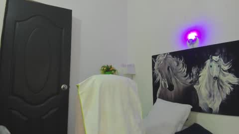 Snapshot of ebony_katterin chatting on 02-21-25, 07:10 ebony_katterin online show from 02-21-25, 07:10