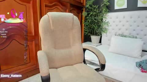 Snapshot of ebony_katterin chatting on 10-15-25, 10:59 ebony_katterin online show from 10-15-25, 10:59