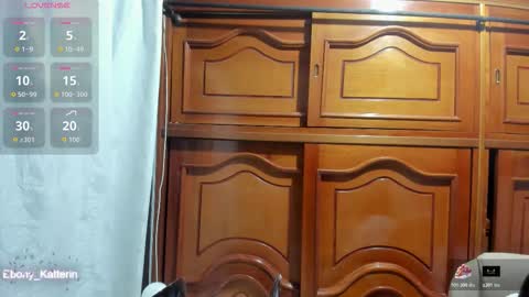 Snapshot of ebony_katterin chatting on 10-27-25, 11:03 ebony_katterin online show from 10-27-25, 11:03