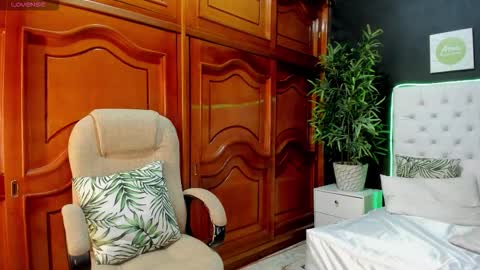 ebony_katterin online show from 12-18-25, 11:16