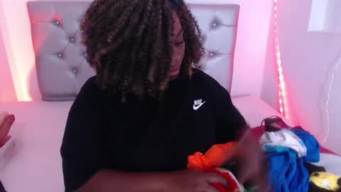 LINA  online show from 09-28-25, 03:34