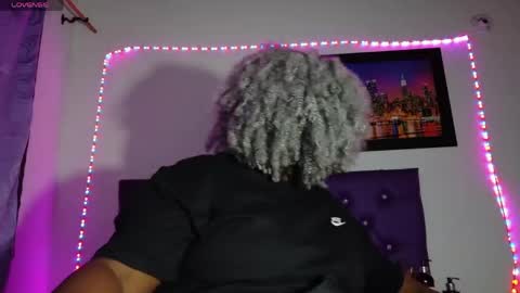 LINA  online show from 04-28-26, 03:11