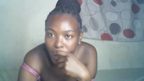 ebony_phoenix12 online show from 10-17-25, 12:58
