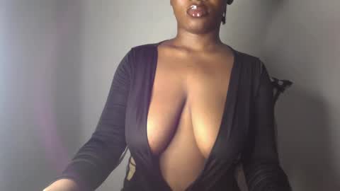 Snapshot of ebony_pussy98 chatting on 12-09-24, 03:18 delilah online show from 12-09-24, 03:18