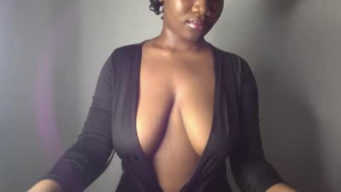 Snapshot of ebony_pussy98 chatting on 02-10-25, 04:30 delilah online show from 02-10-25, 04:30