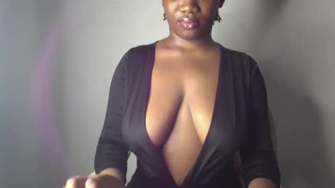 Snapshot of ebony_pussy98 chatting on 03-08-25, 05:49 delilah online show from 03-08-25, 05:49