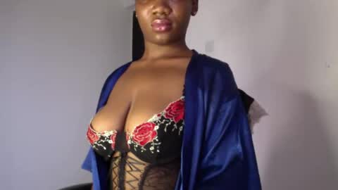 Snapshot of ebony_pussy98 chatting on 03-13-26, 06:31 delilah online show from 03-13-26, 06:31