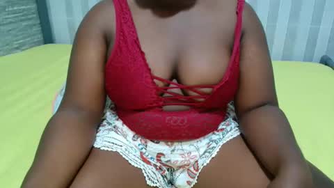 Snapshot of ebony_sabrina chatting on 05-16-26, 06:39 Sabrina online show from 05-16-26, 06:39