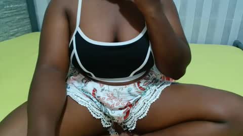 Snapshot of ebony_sabrina chatting on 05-17-26, 06:44 Sabrina online show from 05-17-26, 06:44