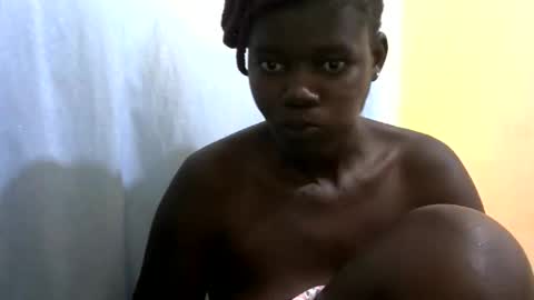 Snapshot of ebonybloom01 chatting on 10-29-25, 11:34 ebonybloom01 online show from 10-29-25, 11:34