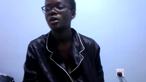 Snapshot of ebonybloom01 chatting on 11-10-25, 12:26 ebonybloom01 online show from 11-10-25, 12:26