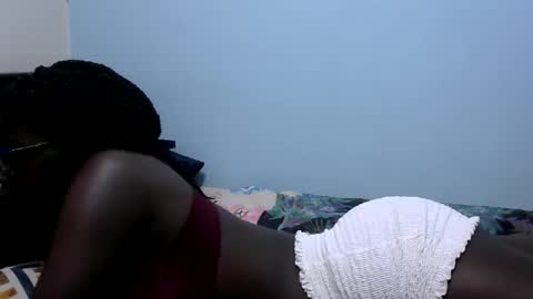 Snapshot of ebonybloom01 chatting on 11-13-25, 12:26 ebonybloom01 online show from 11-13-25, 12:26