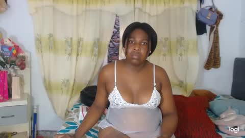 Snapshot of ebonyjdore chatting on 01-14-25, 09:09 rosmary online show from 01-14-25, 09:09