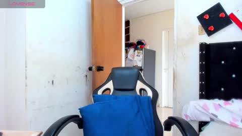 Angela online show from 01-20-25, 05:48