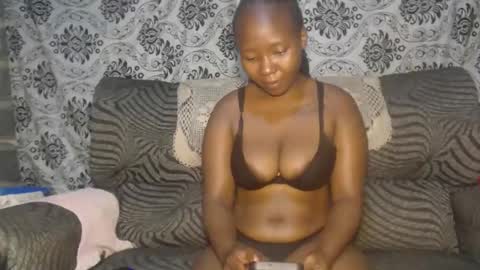 Snapshot of ebonymilf1 chatting on 12-14-25, 11:09 Tee online show from 12-14-25, 11:09