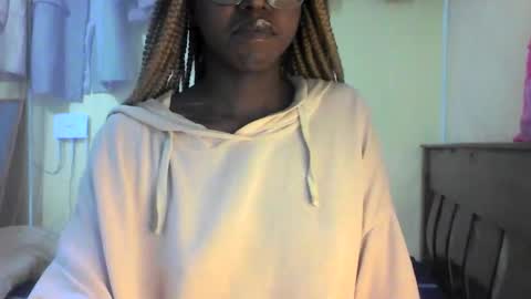 Ebonymuse2 online show from 04-27-26, 08:51