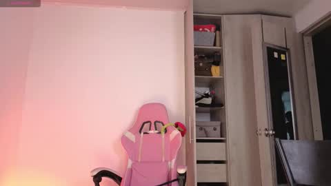 Colette online show from 11-05-25, 02:33