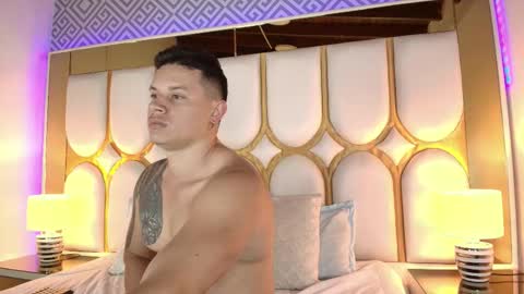 Snapshot of eclipseandflame chatting on 09-30-25, 02:00 online show from 09-30-25, 02:00