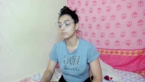 Snapshot of eclipseandflame chatting on 11-19-25, 01:00 online show from 11-19-25, 01:00