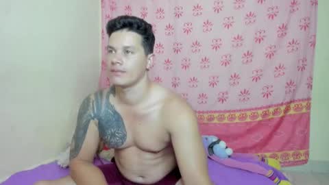 Snapshot of eclipseandflame chatting on 11-27-25, 05:09 online show from 11-27-25, 05:09