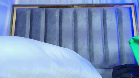 Snapshot of eda_bonne chatting on 11-20-25, 01:22 Edda online show from 11-20-25, 01:22