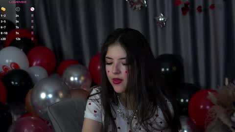 Viola online show from 02-14-25, 05:25