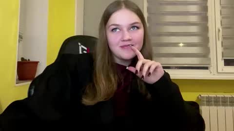 Mia online show from 02-20-26, 02:28