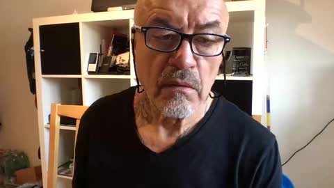 Snapshot of eddelmar chatting on 01-04-25, 10:05 eddelmar online show from 01-04-25, 10:05