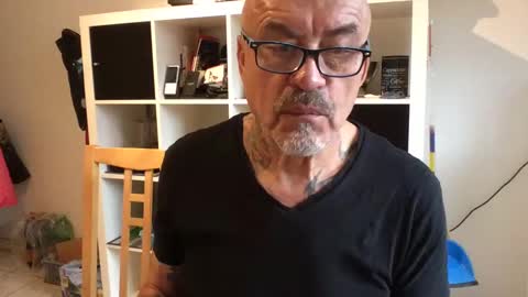 Snapshot of eddelmar chatting on 01-06-25, 12:02 eddelmar online show from 01-06-25, 12:02