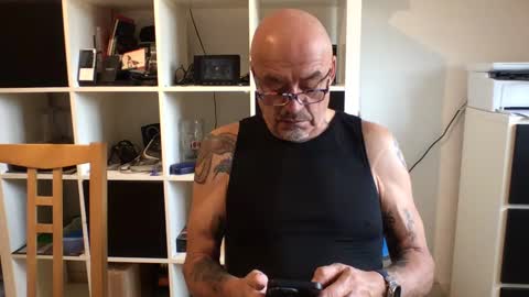 Snapshot of eddelmar chatting on 01-07-25, 11:37 eddelmar online show from 01-07-25, 11:37