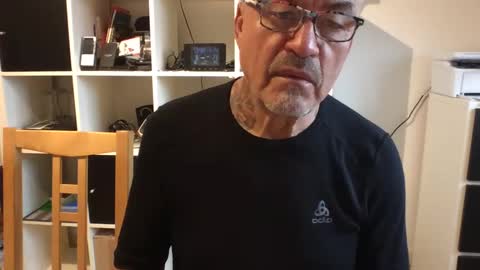 Snapshot of eddelmar chatting on 01-08-25, 12:47 eddelmar online show from 01-08-25, 12:47