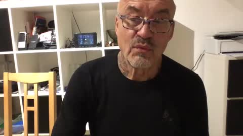 Snapshot of eddelmar chatting on 01-12-25, 06:16 eddelmar online show from 01-12-25, 06:16