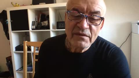 Snapshot of eddelmar chatting on 02-04-25, 10:32 eddelmar online show from 02-04-25, 10:32