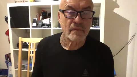 Snapshot of eddelmar chatting on 02-10-25, 09:25 eddelmar online show from 02-10-25, 09:25