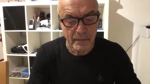 Snapshot of eddelmar chatting on 02-11-25, 09:25 eddelmar online show from 02-11-25, 09:25