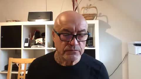 Snapshot of eddelmar chatting on 02-12-25, 09:10 eddelmar online show from 02-12-25, 09:10